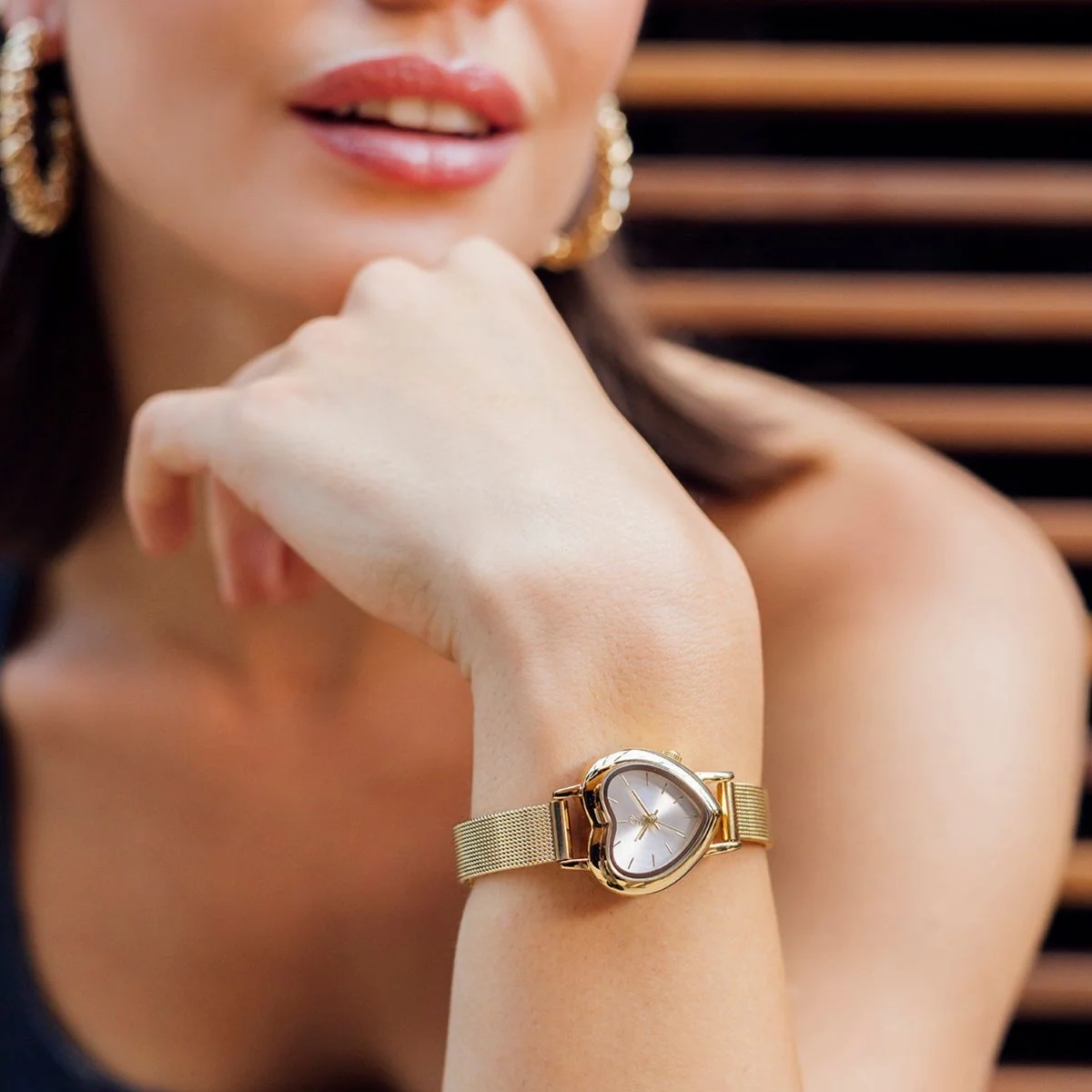 Montre dorée cadran cœur - Image 2
